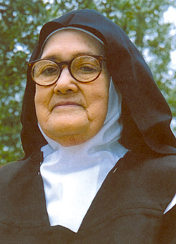 Lucija dos Santos1