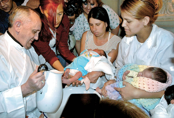 Papež za družino, ki temelji na zakonu med možem in ženo
