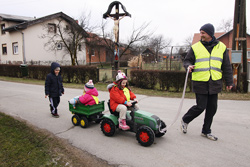 povejmo z zgodbo 03 2016c