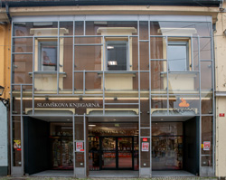 slomskova knjigarna01